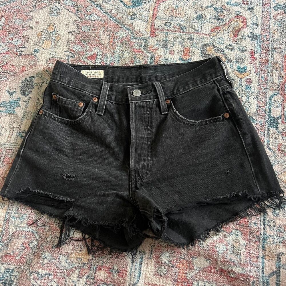 Levi's black shorty shorts size W25